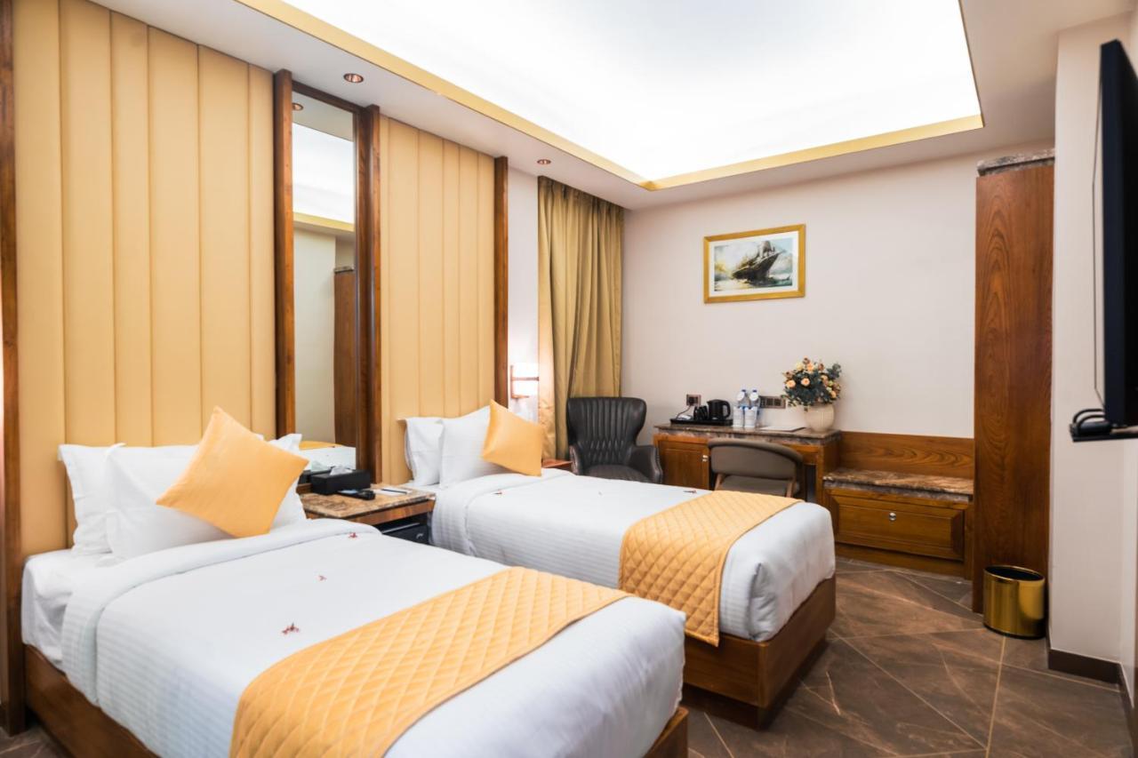Marine Inn Hotel Kochi エクステリア 写真