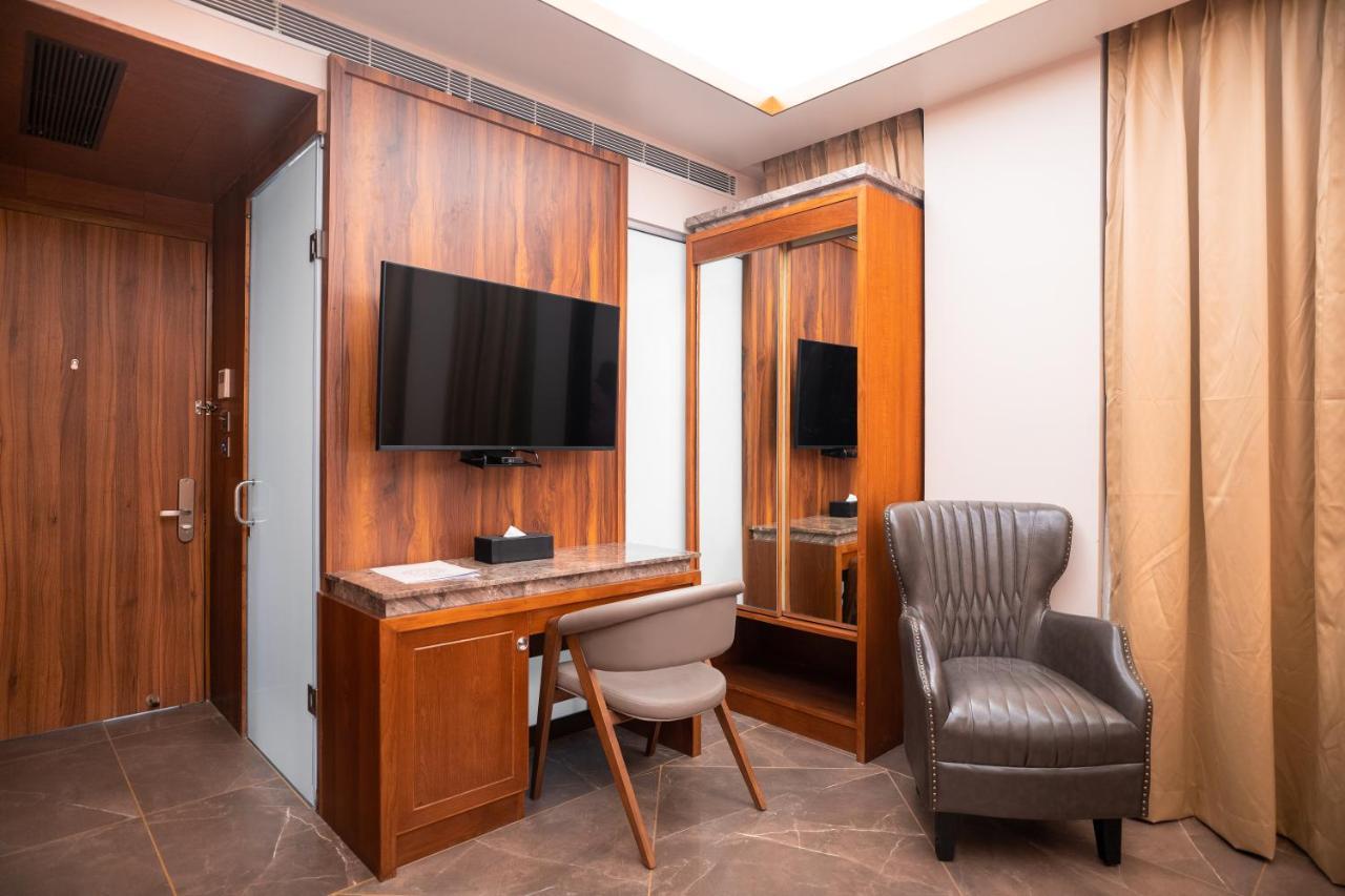 Marine Inn Hotel Kochi エクステリア 写真