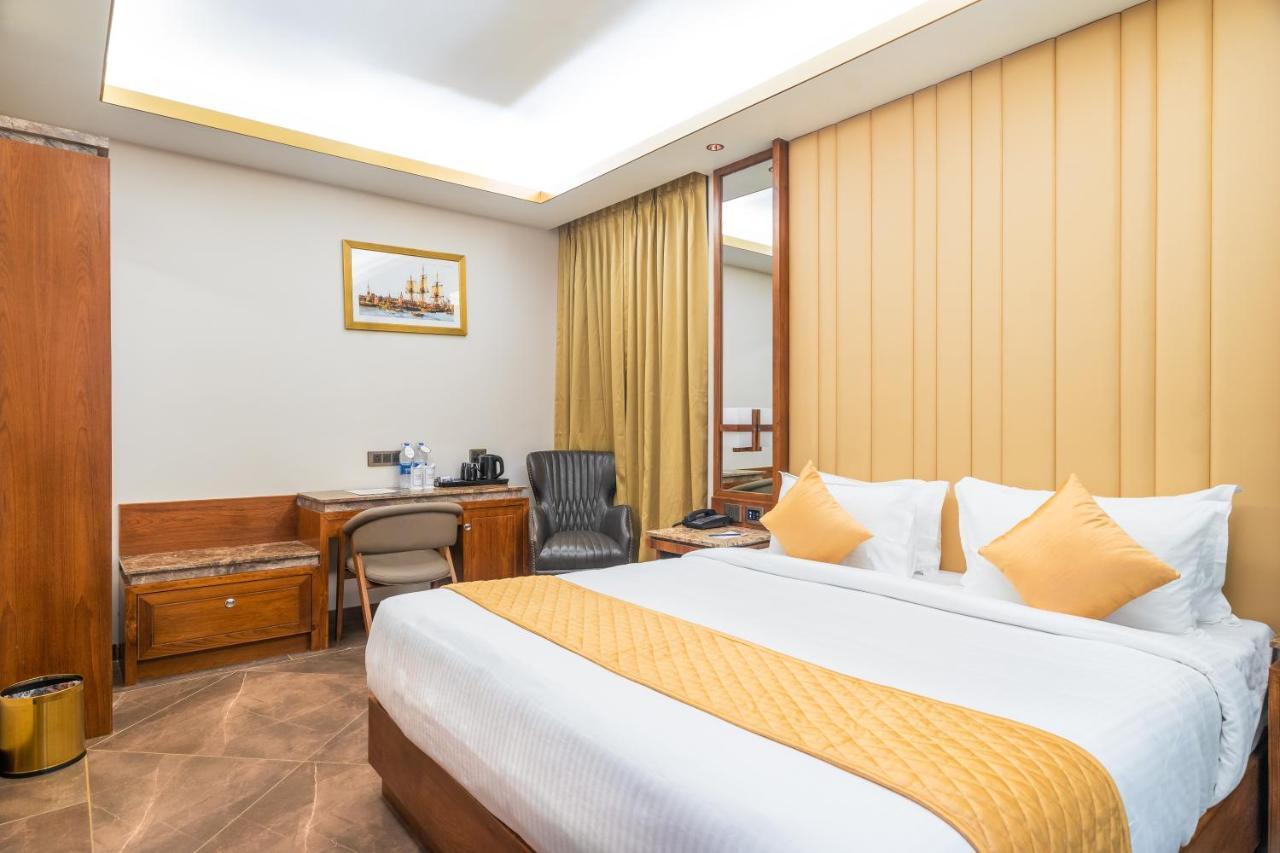Marine Inn Hotel Kochi エクステリア 写真